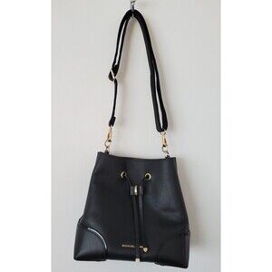 MICHAEL KORS Mercer Pebbled Leather Bucket Bag Black Gold Details